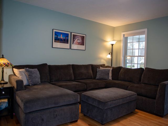 28 Fieldstone Drive, Dover, NH 03820