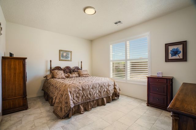 590 Rio Chama Circle SW, Los Lunas, NM 87031