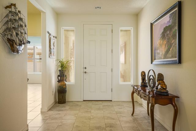 590 Rio Chama Circle SW, Los Lunas, NM 87031