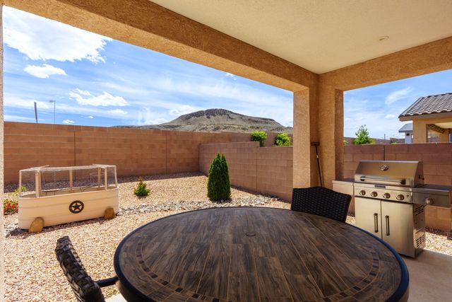 590 Rio Chama Circle SW, Los Lunas, NM 87031