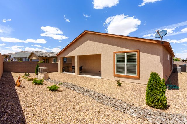 590 Rio Chama Circle SW, Los Lunas, NM 87031
