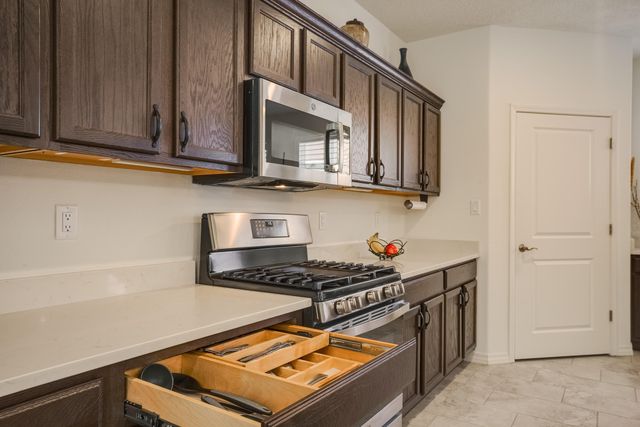 590 Rio Chama Circle SW, Los Lunas, NM 87031