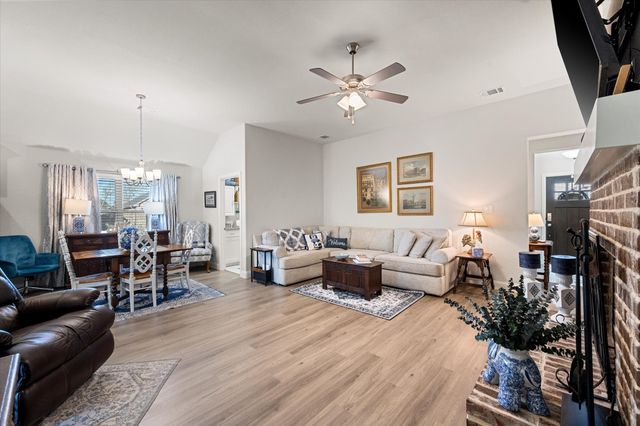 115 Randal Row, Corsicana, TX 75110