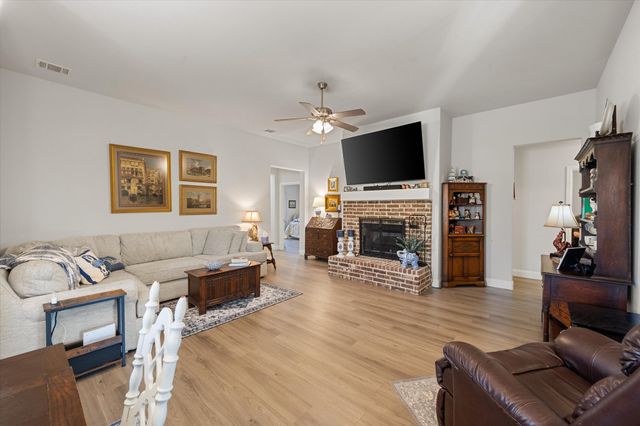 115 Randal Row, Corsicana, TX 75110