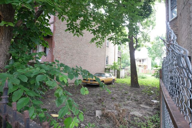 4037 W Wilcox Street, Chicago, IL 60624