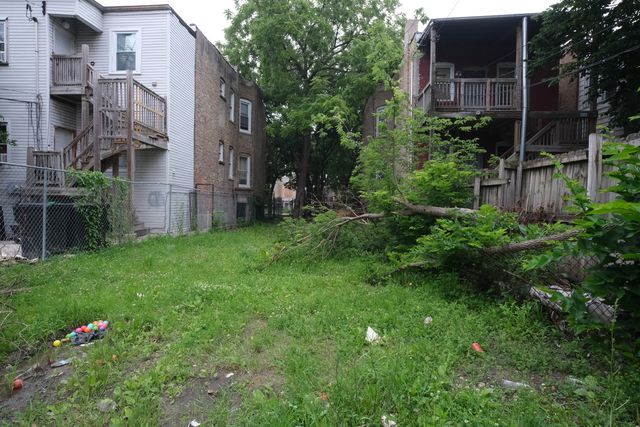 4037 W Wilcox Street, Chicago, IL 60624