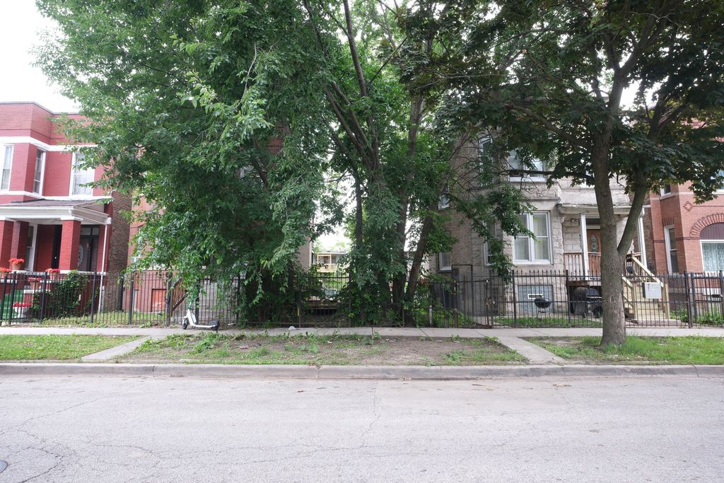4037 W Wilcox Street, Chicago, IL 60624