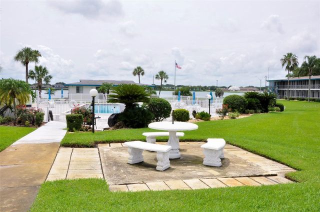 1600 W LAKE PARKER DRIVE B4, Lakeland, FL 33805