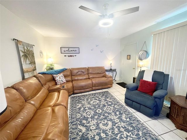 1600 W LAKE PARKER DRIVE B4, Lakeland, FL 33805