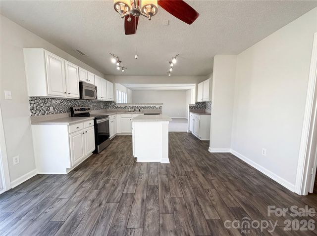 752 Ladino Lane, Clover, SC 29710