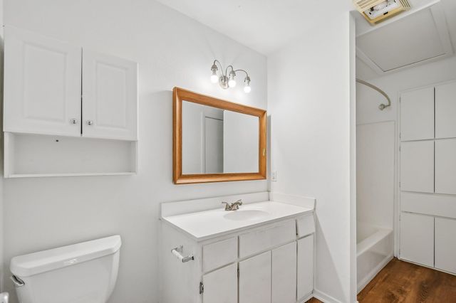 4202 Hudson Bend RD B, Austin, TX 78734