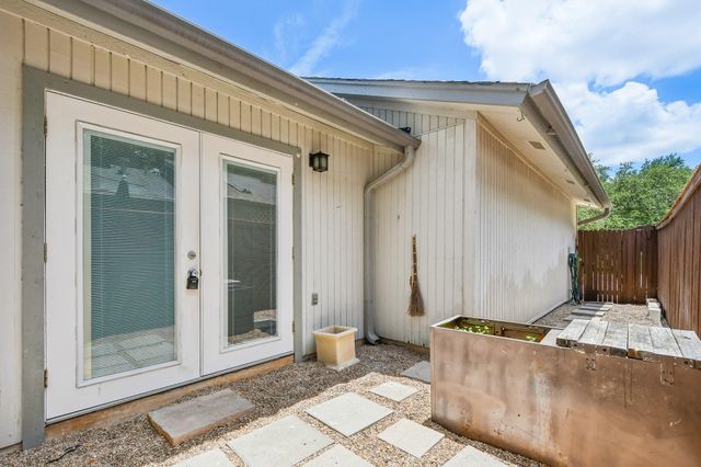 4202 Hudson Bend RD B, Austin, TX 78734