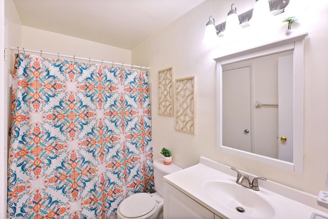 1005 Siesta Avenue, Boynton Beach, FL 33426