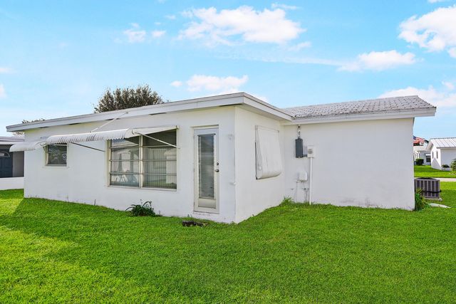 1005 Siesta Avenue, Boynton Beach, FL 33426