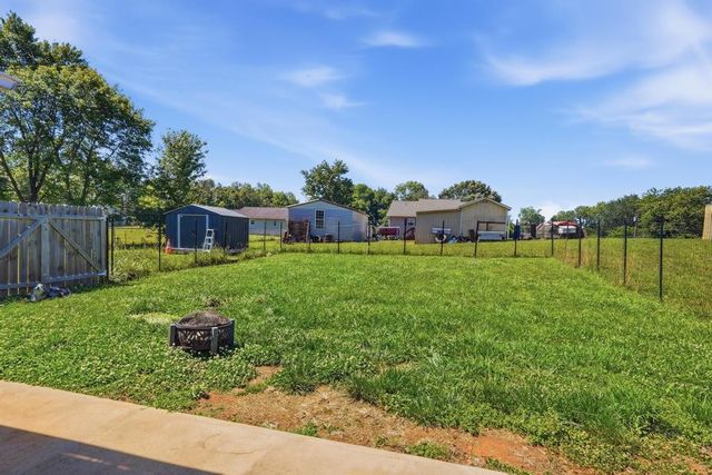 163 Haley Ave, Doyle, TN 38559