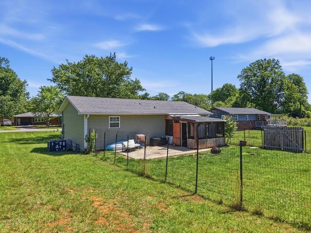 163 Haley Ave, Doyle, TN 38559