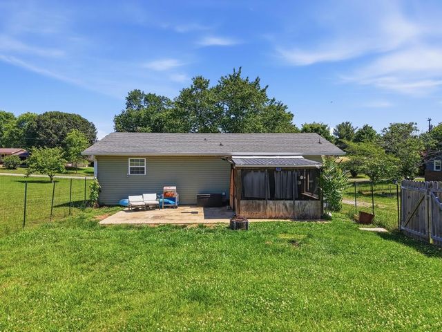 163 Haley Ave, Doyle, TN 38559