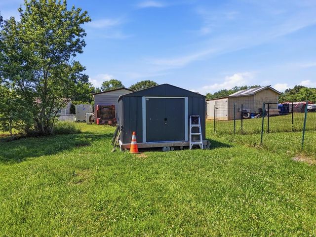 163 Haley Ave, Doyle, TN 38559