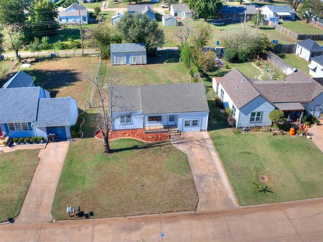 1102 S 9th Street, Kingfisher, OK 73750