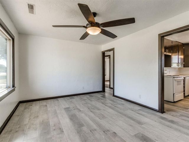 1102 S 9th Street, Kingfisher, OK 73750