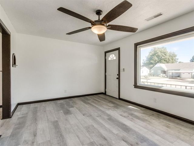 1102 S 9th Street, Kingfisher, OK 73750