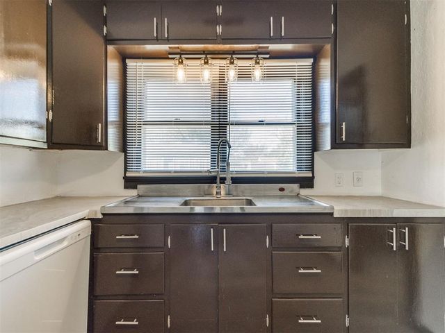 1102 S 9th Street, Kingfisher, OK 73750