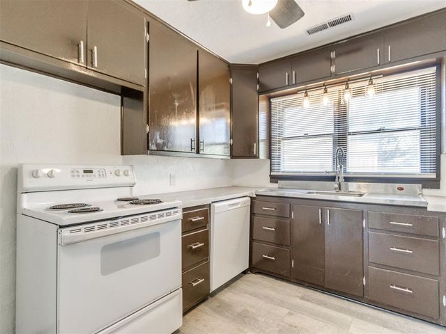 1102 S 9th Street, Kingfisher, OK 73750