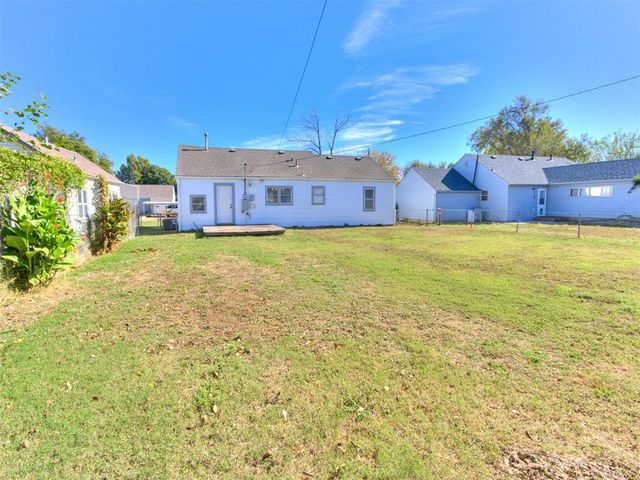 1102 S 9th Street, Kingfisher, OK 73750