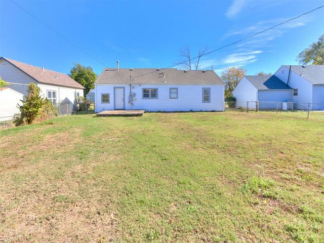 1102 S 9th Street, Kingfisher, OK 73750