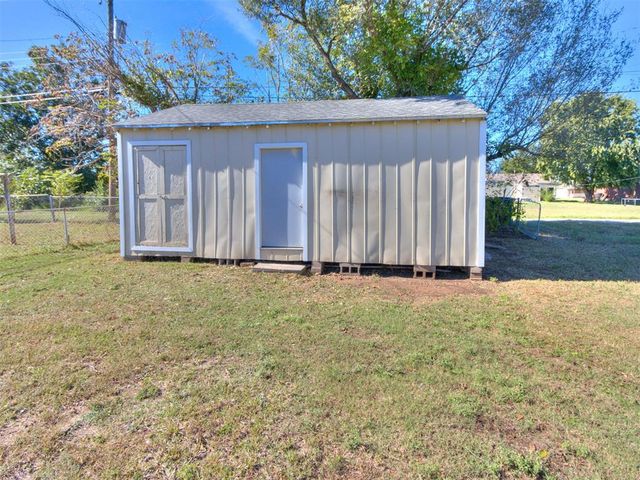 1102 S 9th Street, Kingfisher, OK 73750