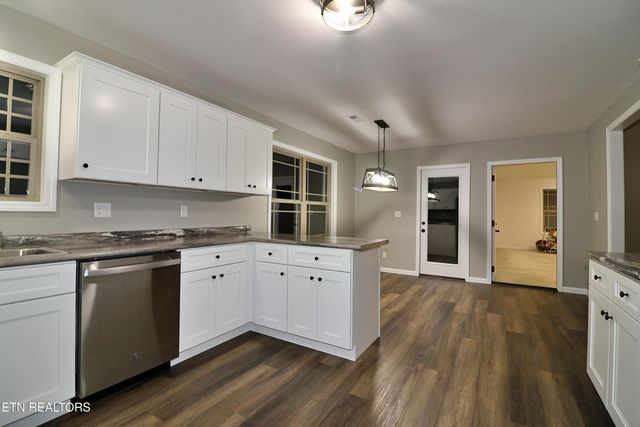 686 Taylon Lane, Oneida, TN 37841