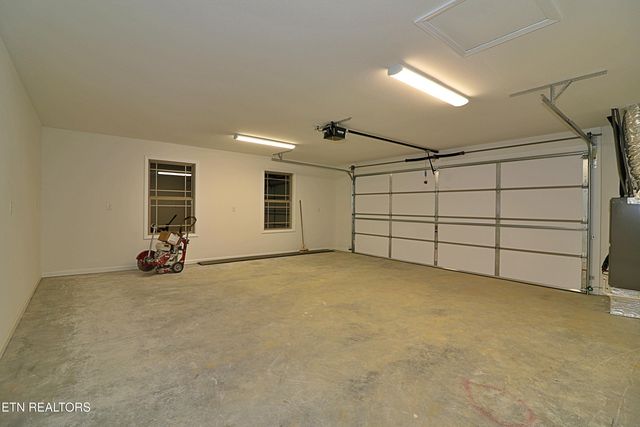 686 Taylon Lane, Oneida, TN 37841