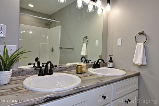 686 Taylon Lane, Oneida, TN 37841