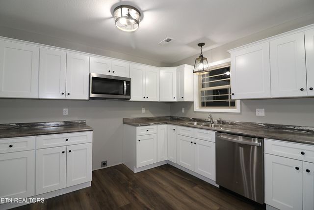 686 Taylon Lane, Oneida, TN 37841