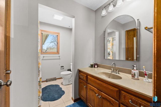 5620 W Pebble Creek Rd Road, Sioux Falls, SD 57106