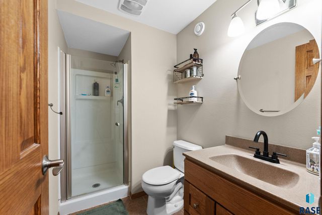 5620 W Pebble Creek Rd Road, Sioux Falls, SD 57106