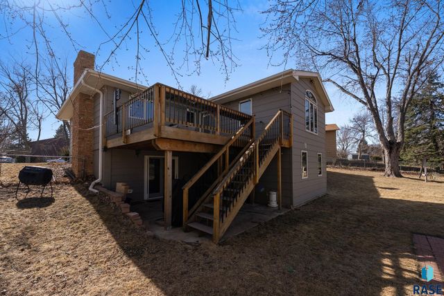 5620 W Pebble Creek Rd Road, Sioux Falls, SD 57106