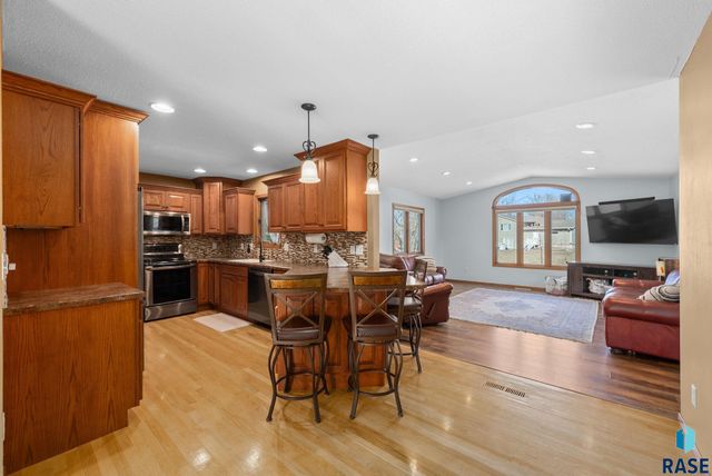 5620 W Pebble Creek Rd Road, Sioux Falls, SD 57106