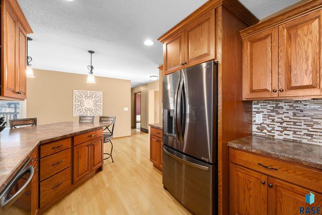 5620 W Pebble Creek Rd Road, Sioux Falls, SD 57106