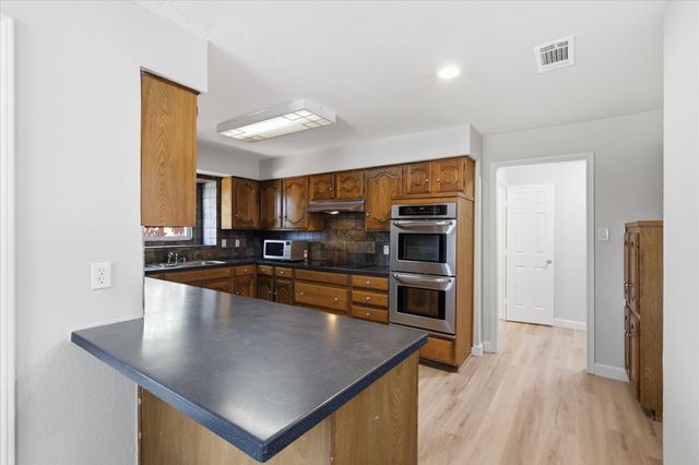 2625 Ramblewood Drive, Carrollton, TX 75006