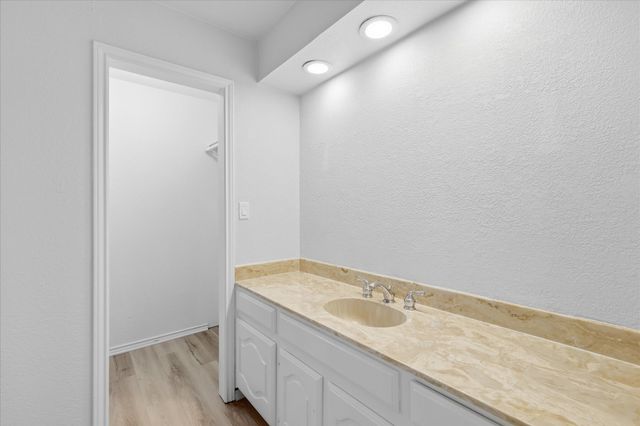 2625 Ramblewood Drive, Carrollton, TX 75006