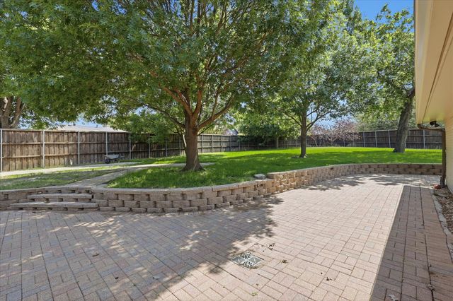 2625 Ramblewood Drive, Carrollton, TX 75006