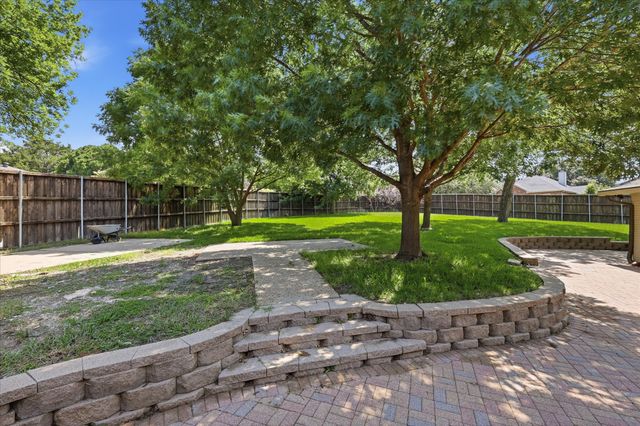 2625 Ramblewood Drive, Carrollton, TX 75006