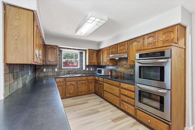 2625 Ramblewood Drive, Carrollton, TX 75006