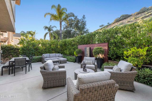 3031 Hollycrest Avenue, Thousand Oaks, CA 91362