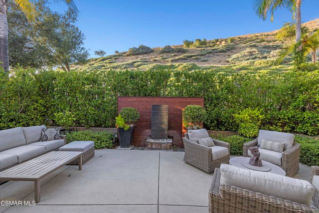 3031 Hollycrest Avenue, Thousand Oaks, CA 91362