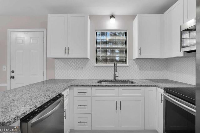 3033 Parkside Court, Snellville, GA 30078