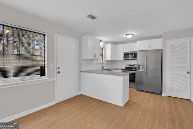 3033 Parkside Court, Snellville, GA 30078