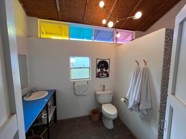 1006 W Dallas St, Marfa, TX 79843