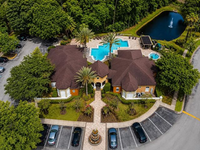 802 CREST PINES DRIVE 836, Orlando, FL 32828